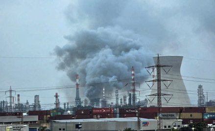 Płonąca rafineria w Hajfie