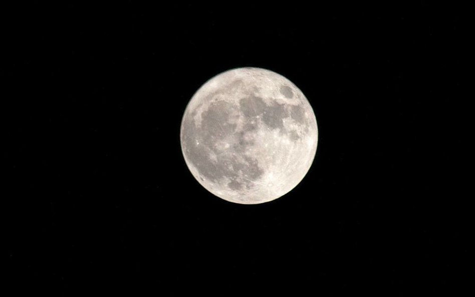 Rosja chce umieścić na Księżycu teleskopy do śledzenia asteroid