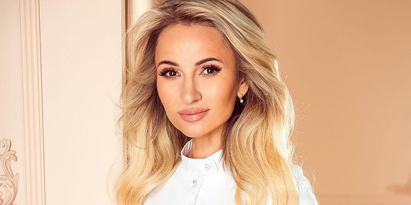 Co oznacza nowy termin "hormonalna terapia menopauzalna"? Chirurg piersi wyjaśnia