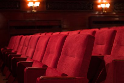 W wielu stołecznych teatrach w wakacje miejsca na widowni będą świeciły pustkami