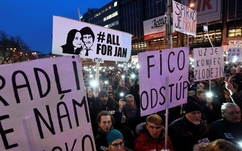 Największa demonstracja odbyła się w Bratysławie. Przyciągnęła kilkadziesiąt tysięcy uczestników.
