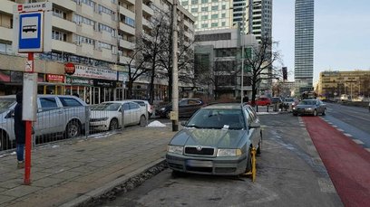 Warszawiacy zyskali nowe narzędzie w walce z nieprawidłowym parkowaniem