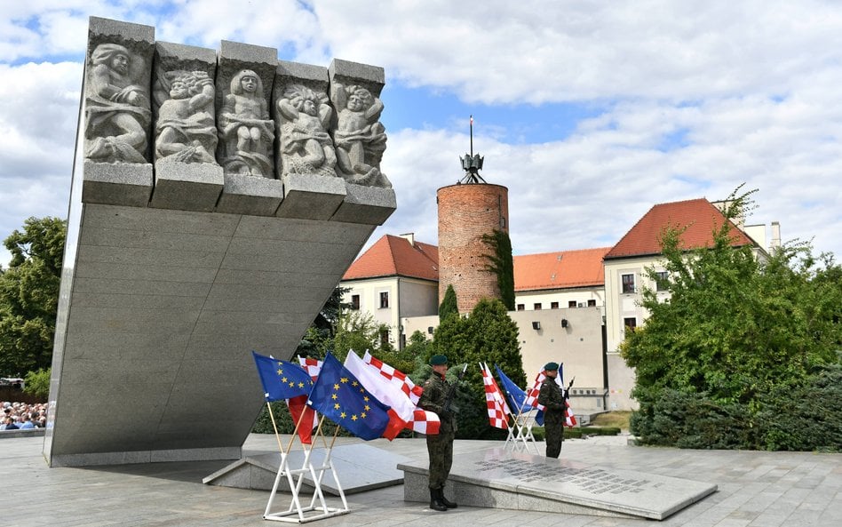 Fragment Pomnika Dzieci Głogowskich