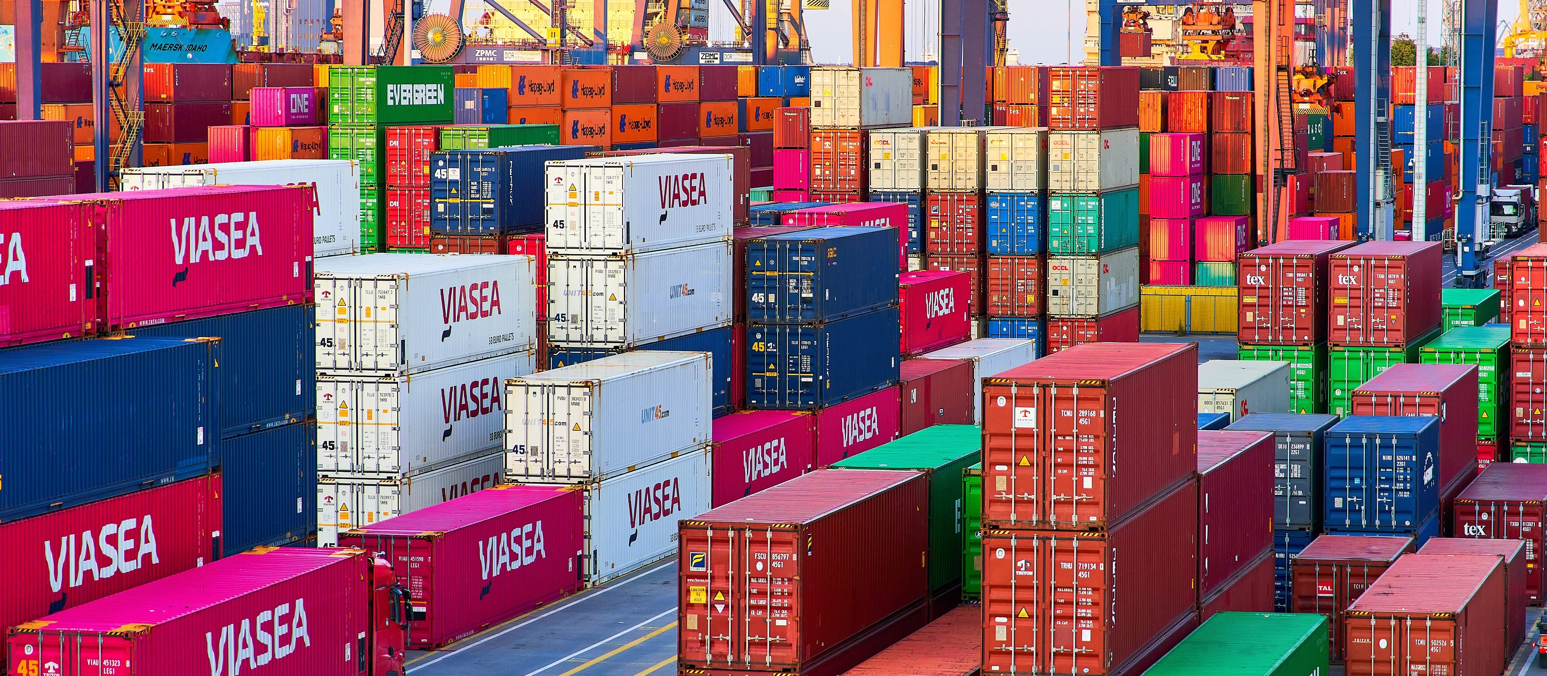 Listopad bogaty w dotacje. Są pieniądze na cyfryzację, promocję i wodór