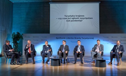 Od lewej: redaktor serwisu Turystyka.rp.pl Filip Frydrykiewicz, prezes Małopolskiej Organizacji Tury