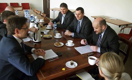 Uczestnicy debaty zgodzili się, że bloki gazowe można budować szybciej i taniej niż węglowe, ale trz
