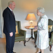 Elżbieta II w Irlandii Płn.: Jeszcze żyję
