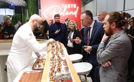 Piotr Borys, wiceminister sportu i turystyki, odwiedził polskie stoisko na targach ITB w Berlinie