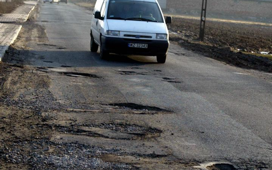 Dziury drogowe wystawione na sprzedaż