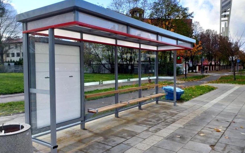 Za wiaty odpowiadają różne podmioty, co prowadzi do braku jednolitych standardów bezpieczeństwa