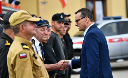 remier Mateusz Morawiecki podczas konferencji prasowej w miejscowości Uraz (woj. dolnośląskie), doty