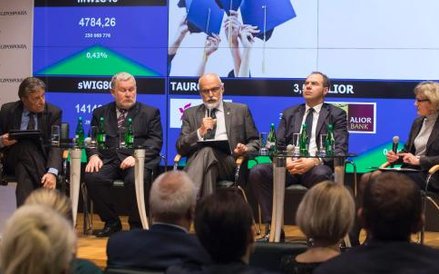 Ożywiona debata na temat ekonomistów na rynku pracy (od lewej): Olaf Gajl, dyrektor OPI PIB, prof. K