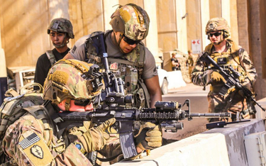 Pentagon: Wojska koalicji nie wycofują się z Iraku