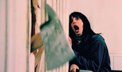 Horrory doskonale wpisują się w atmosferę Halloween. Na zdjęciu kadr z filmu "Lśnienie" Stanleya Kub