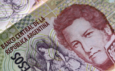 Peso argentyńskie nadal gwałtownie wyprzedawane.
