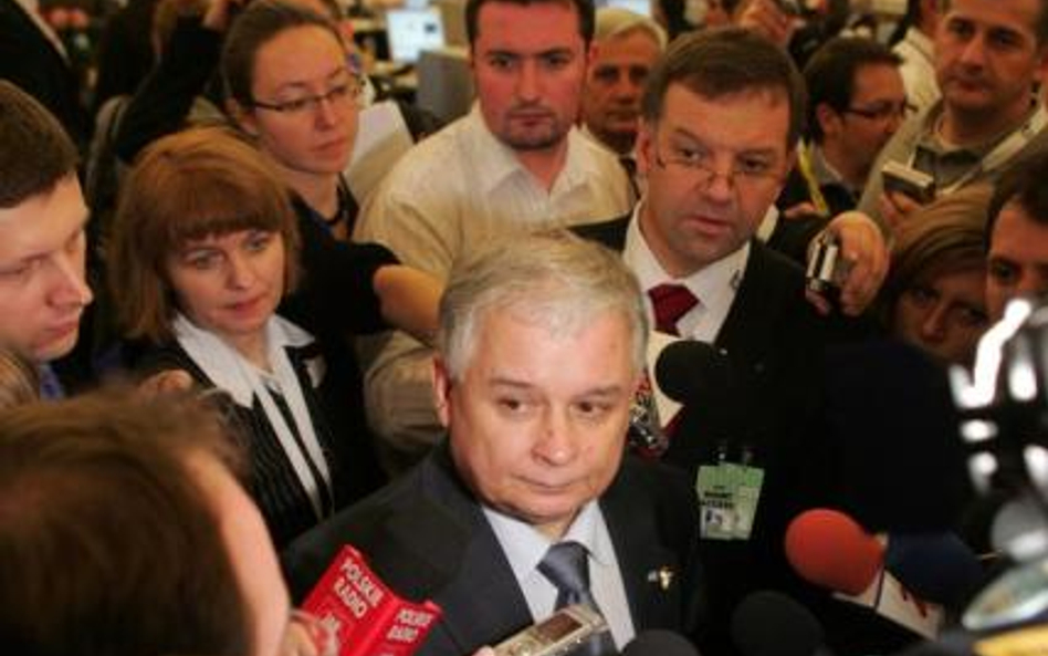 Prezydent Lech Kaczyński. Bukareszt. Drugi dzień szczytu NATO