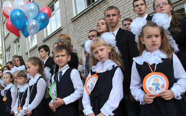 Uczniowie polskiej szkoły w Podbrodziu (60 km od Wilna)