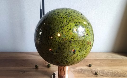 Jeden z obiektów Krzysztofa Franaszka, Le Guern Gallery
