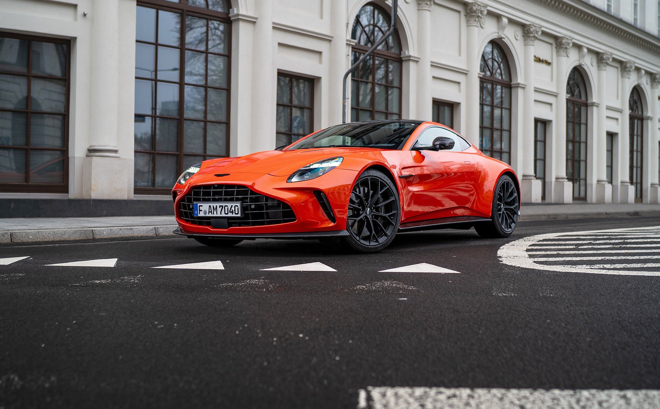 Aston Martin Vantage: Yes we can!