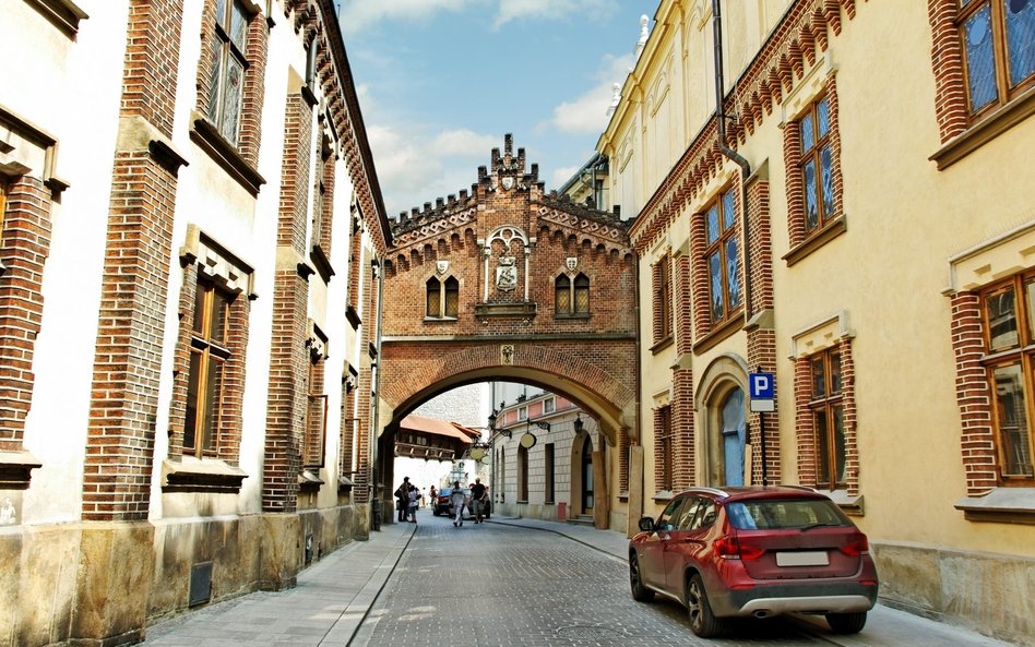 Wynosząca do tej pory w Krakowie kara 50 zł za brak opłaconego parkingu wzrośnie do 150 zł