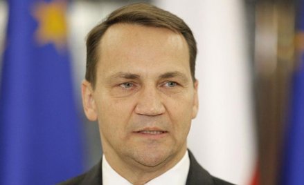 Radosław Sikorski napisał na Twitterze do poseł Krystyny Pawłowicz: „Bujaj się, wariatko”