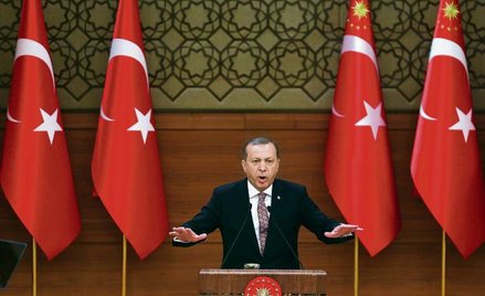 Turecki prezydent Recep Tayyip Erdogan mierzy się z wieloma zewnętrznymi zagrożeniami swojego kraju 