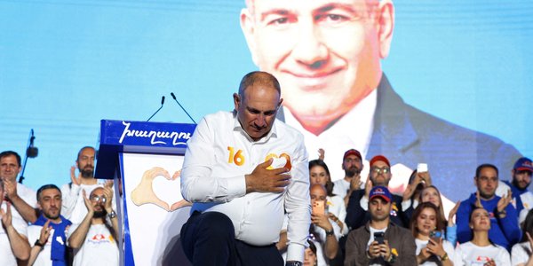 Nikol Paszynian wygrywa wybory w Armenii. To cios dla Władim