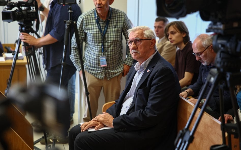 Inicjator protestu przeciw ważności referendum, działacz opozycji demokratycznej w PRL Edward Nowak 