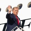 Donald Trump wsiada do Air Force One