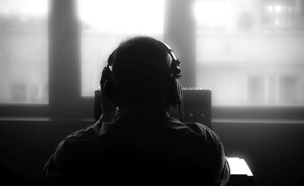 Inwigilację może stosować już 12 służb i coraz częściej to robią