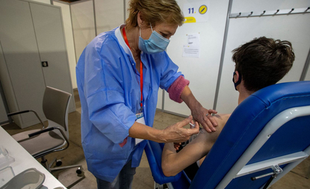 Koronawirus. Czy szczepionka Johnson&Johnson chroni przed wariantem Delta?