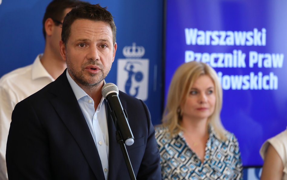 Przewodnicząca Komisji Edukacji Rady m.st. Warszawy Dorota Łoboda oraz prezydent Warszawy Rafał Trza