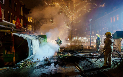 Zamieszki po wprowadzeniu godziny policyjnej w Holandii. Zatrzymano ponad 150 osób