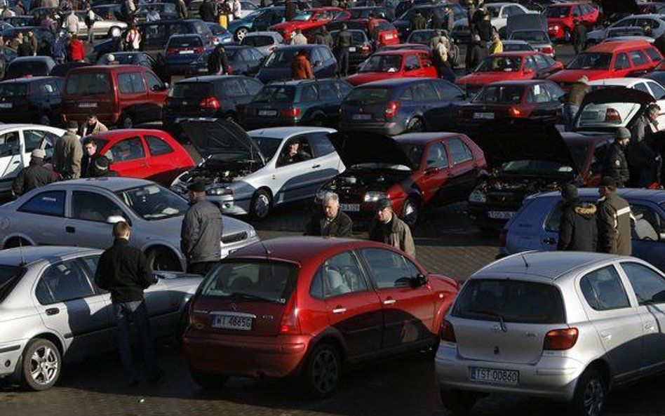 Ostatni miesiąc roku, w którym sprowadzono 45,3 tys. aut, okazał się najgorszym po styczniu i lutym