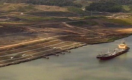 Po ponad rocznym opóźnieniu instalowanie nowych większych śluz w Kanale Panamskim zakończy się w koń