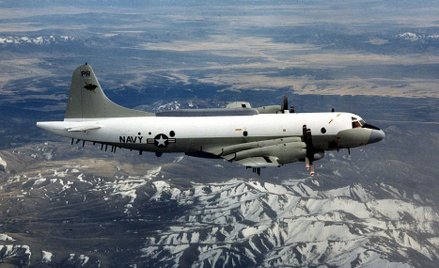 Blisko zderzenia. Rosyjski myśliwiec obok samolotu USA