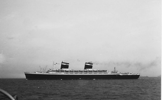 SS United States w dziewiczym rejsie na Atlantyku w 1952 roku.