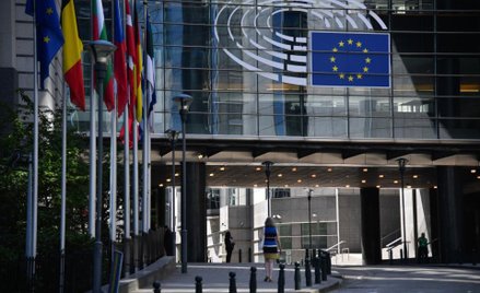 Sprawa skrócenia kadencji prezesa UKE. Co zrobi Komisja Europejska?