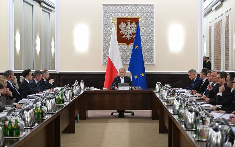Premier Donald Tusk podczas posiedzenia rządu