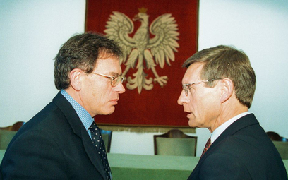 Mylnie oskarżano o schładzanie gospodarki wicepremiera Leszka Balcerowicza (z prawej). Był to główni