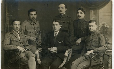 Drużyna harcerska z Orła n. Oką, 1917 r. Witold Pilecki – pierwszy z prawej