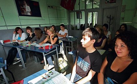 Zdarzyło się w mojej pracy zawodowej uczyć w wiejskiej szkole 15 osób i wtedy mogłem dotrzeć do każd