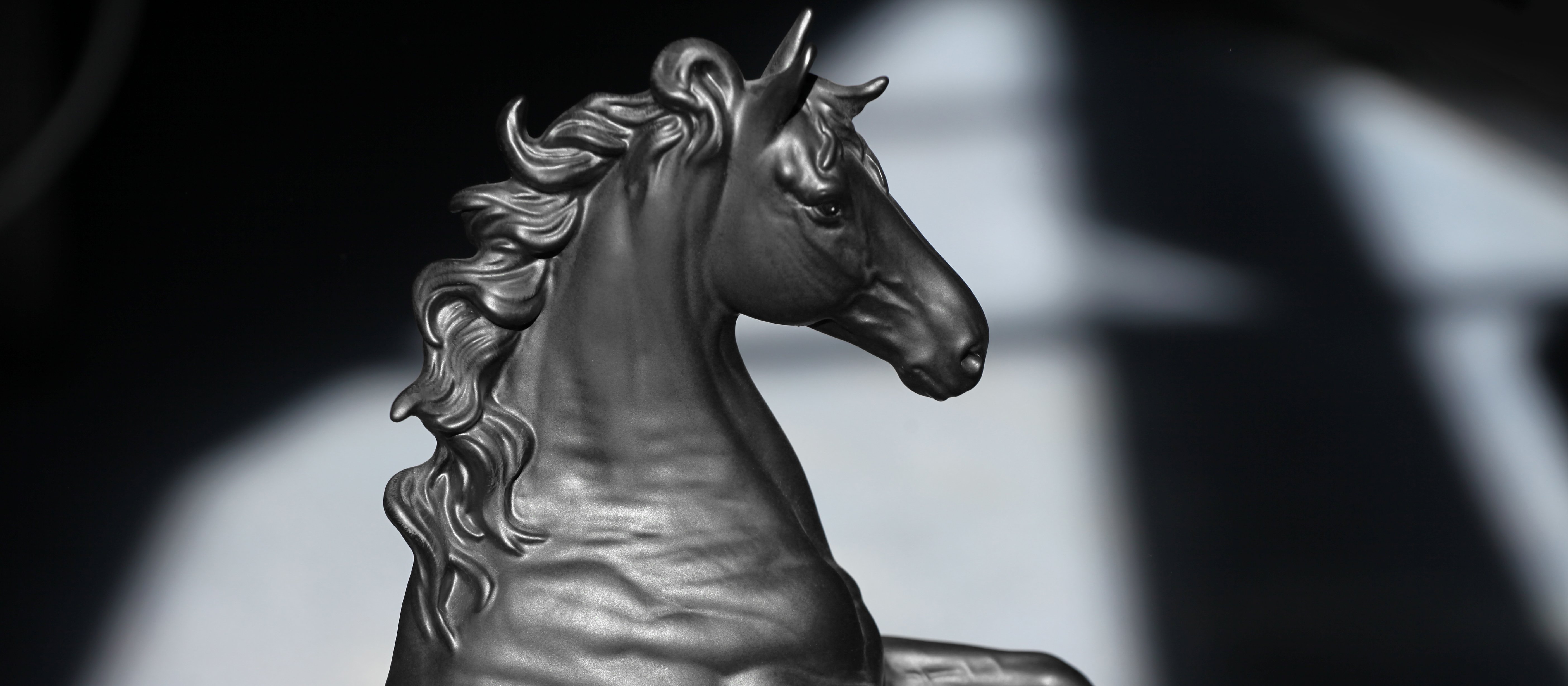 Czarne konie na GPW, czyli ponad 30 niedowartościowanych spółek