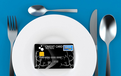 Raport WWF: człowiek co tydzień zjada tyle plastiku, co w karcie kredytowej