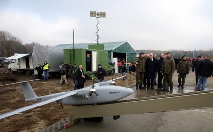 Prezentacja projektów najnowszych polskich bezzałogowych statków powietrznych w Wojskowym Instytucie