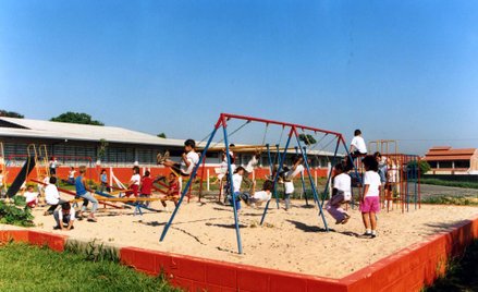 Obecnie zgłoszenia wymaga m.in. wymiana urządzeń zabawowych na placach zabaw.