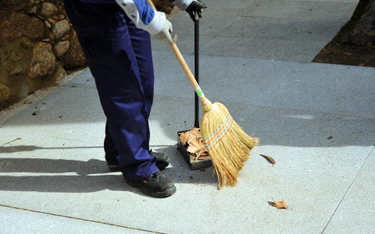 Kiedy trzeba sprzątać chodnik przed domem