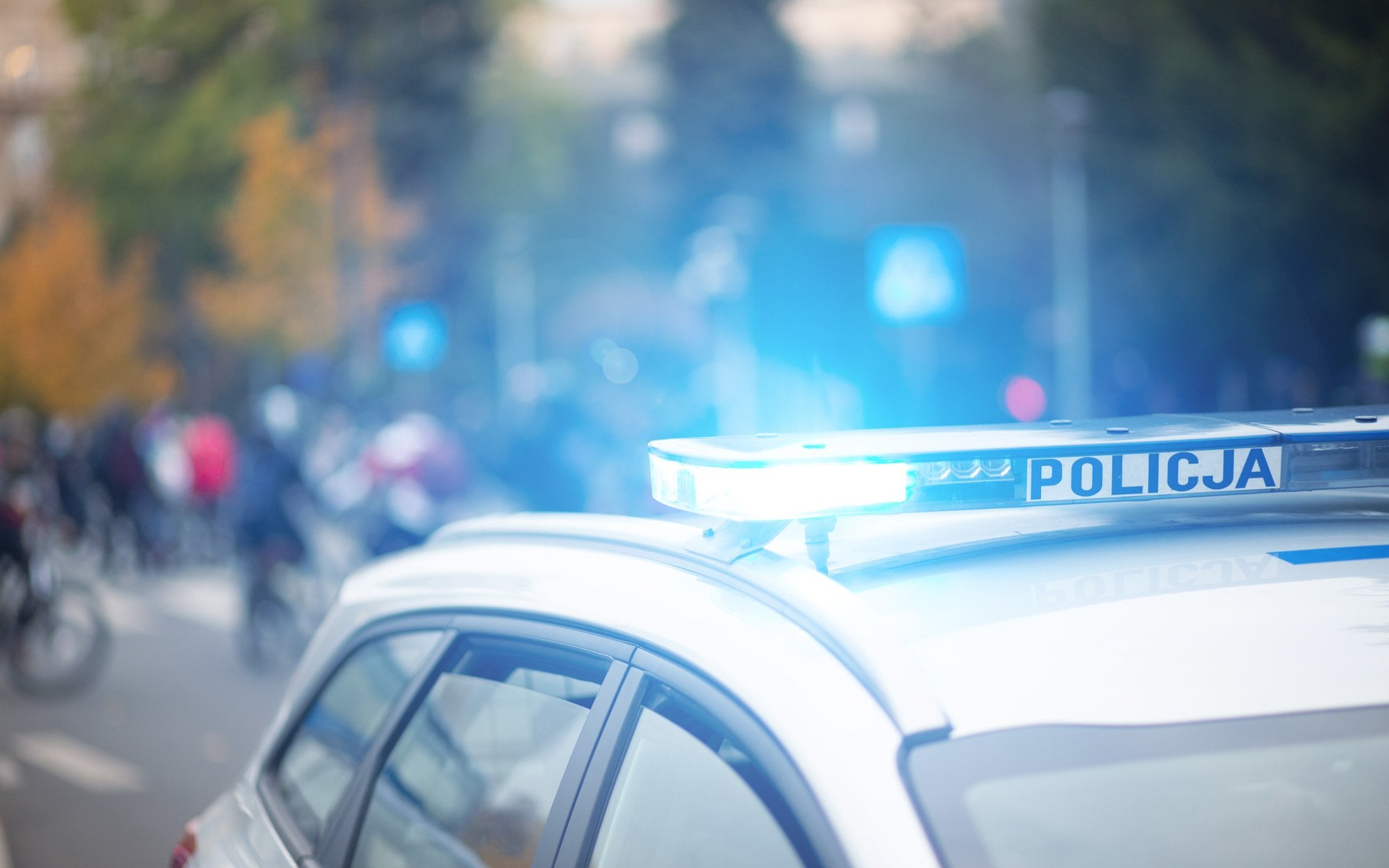 BMW wjechało do pasażu handlowego we Wrocławiu. Policja wyjaśnia okoliczności