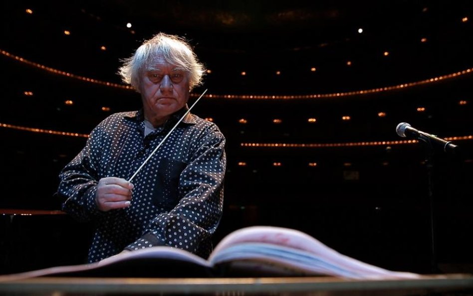 Niezły dyrygent, ale dobry człowiek, reż. Tomasz Drozdowicz, prod. Beata Hyczko; Autograf Studio Fil