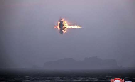 Zdjęcie zrobione 2 września 2023 r. i opublikowane 3 września 2023 r. przez oficjalną Koreańską Cent